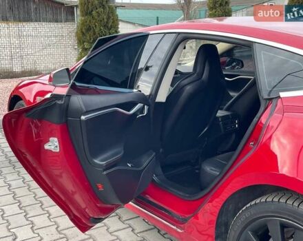 Червоний Тесла Модель С, об'ємом двигуна 0 л та пробігом 236 тис. км за 12999 $, фото 34 на Automoto.ua