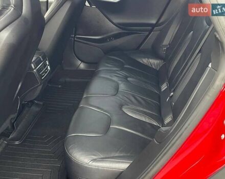 Червоний Тесла Модель С, об'ємом двигуна 0 л та пробігом 236 тис. км за 12999 $, фото 36 на Automoto.ua