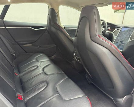 Червоний Тесла Модель С, об'ємом двигуна 0 л та пробігом 145 тис. км за 13700 $, фото 10 на Automoto.ua