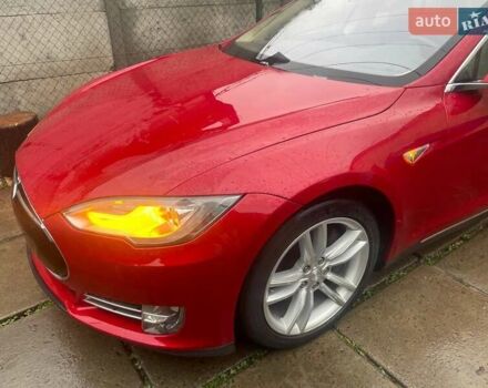 Красный Тесла Модель С, объемом двигателя 0 л и пробегом 186 тыс. км за 11500 $, фото 15 на Automoto.ua