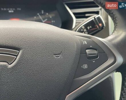 Красный Тесла Модель С, объемом двигателя 0 л и пробегом 236 тыс. км за 12999 $, фото 23 на Automoto.ua