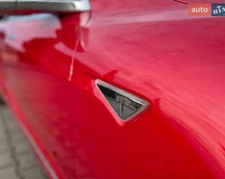 Красный Тесла Модель С, объемом двигателя 0 л и пробегом 236 тыс. км за 12999 $, фото 9 на Automoto.ua