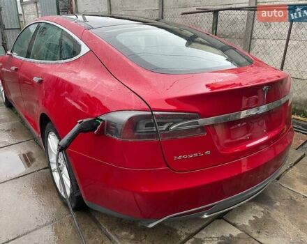 Красный Тесла Модель С, объемом двигателя 0 л и пробегом 186 тыс. км за 11500 $, фото 5 на Automoto.ua