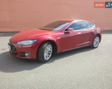 Красный Тесла Модель С, объемом двигателя 0 л и пробегом 251 тыс. км за 12900 $, фото 1 на Automoto.ua