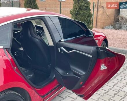 Червоний Тесла Модель С, об'ємом двигуна 0 л та пробігом 236 тис. км за 12999 $, фото 39 на Automoto.ua