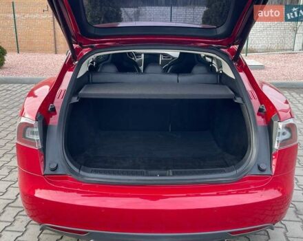 Червоний Тесла Модель С, об'ємом двигуна 0 л та пробігом 236 тис. км за 12999 $, фото 43 на Automoto.ua