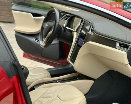 Червоний Тесла Модель С, об'ємом двигуна 0 л та пробігом 122 тис. км за 13450 $, фото 41 на Automoto.ua