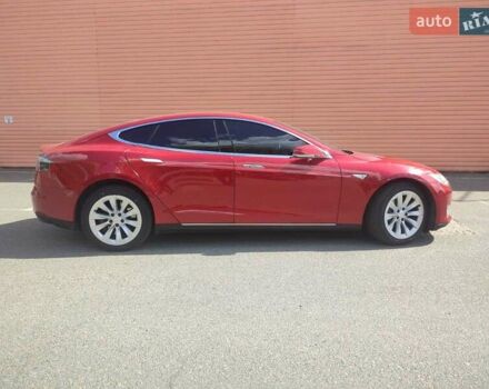 Красный Тесла Модель С, объемом двигателя 0 л и пробегом 251 тыс. км за 12900 $, фото 5 на Automoto.ua