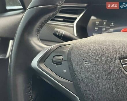 Красный Тесла Модель С, объемом двигателя 0 л и пробегом 236 тыс. км за 12999 $, фото 22 на Automoto.ua