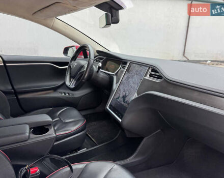 Червоний Тесла Модель С, об'ємом двигуна 0 л та пробігом 145 тис. км за 13700 $, фото 9 на Automoto.ua