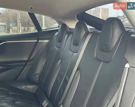 Красный Тесла Модель С, объемом двигателя 0 л и пробегом 236 тыс. км за 12999 $, фото 37 на Automoto.ua