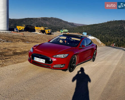 Красный Тесла Модель С, объемом двигателя 0 л и пробегом 150 тыс. км за 11862 $, фото 7 на Automoto.ua