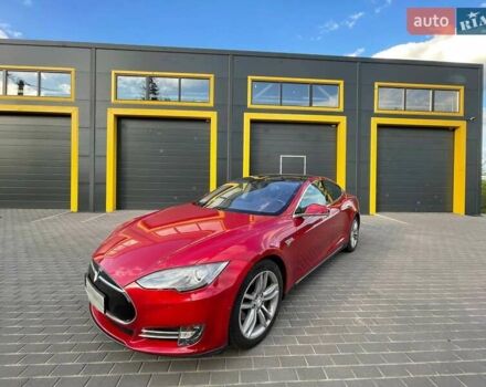 Тесла Модель С 2014 у Мукачеве на Automoto.ua Червоний Тесла Модель С, об'ємом двигуна 0 л та пробігом 129 тис. км за 13000 $, фото 2 на Automoto.ua
