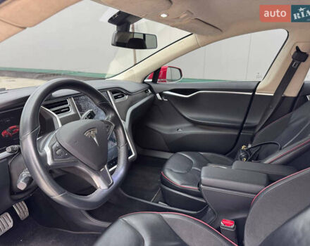 Червоний Тесла Модель С, об'ємом двигуна 0 л та пробігом 145 тис. км за 13700 $, фото 11 на Automoto.ua