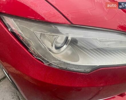 Красный Тесла Модель С, объемом двигателя 0 л и пробегом 186 тыс. км за 11500 $, фото 7 на Automoto.ua