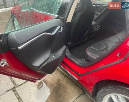 Красный Тесла Модель С, объемом двигателя 0 л и пробегом 186 тыс. км за 11500 $, фото 10 на Automoto.ua