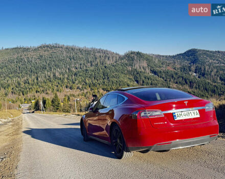 Красный Тесла Модель С, объемом двигателя 0 л и пробегом 150 тыс. км за 11862 $, фото 6 на Automoto.ua