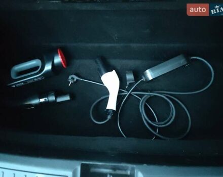 Красный Тесла Модель С, объемом двигателя 0 л и пробегом 274 тыс. км за 14900 $, фото 12 на Automoto.ua