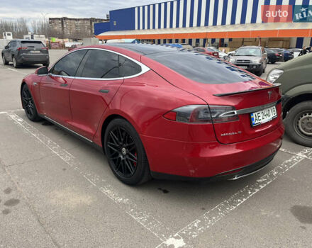 Красный Тесла Модель С, объемом двигателя 0 л и пробегом 176 тыс. км за 20000 $, фото 5 на Automoto.ua