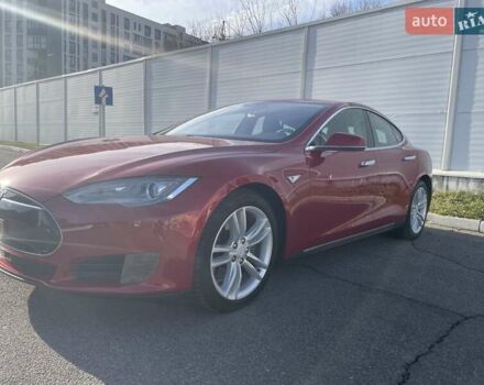 Красный Тесла Модель С, объемом двигателя 0 л и пробегом 108 тыс. км за 13900 $, фото 46 на Automoto.ua