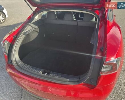 Красный Тесла Модель С, объемом двигателя 0 л и пробегом 108 тыс. км за 13900 $, фото 9 на Automoto.ua