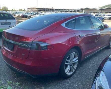 Красный Тесла Модель С, объемом двигателя 0 л и пробегом 322 тыс. км за 9990 $, фото 1 на Automoto.ua