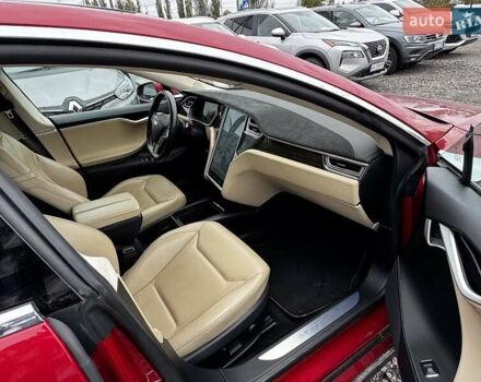 Красный Тесла Модель С, объемом двигателя 0 л и пробегом 88 тыс. км за 15900 $, фото 17 на Automoto.ua