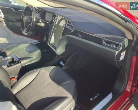 Красный Тесла Модель С, объемом двигателя 0 л и пробегом 108 тыс. км за 13900 $, фото 14 на Automoto.ua