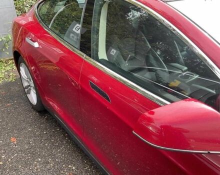 Красный Тесла Модель С, объемом двигателя 0 л и пробегом 322 тыс. км за 9990 $, фото 12 на Automoto.ua