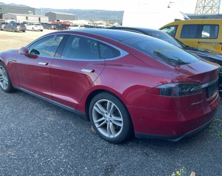 Красный Тесла Модель С, объемом двигателя 0 л и пробегом 322 тыс. км за 9990 $, фото 2 на Automoto.ua