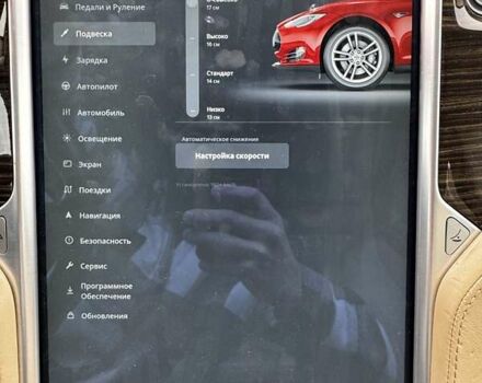 Красный Тесла Модель С, объемом двигателя 0 л и пробегом 88 тыс. км за 15900 $, фото 20 на Automoto.ua