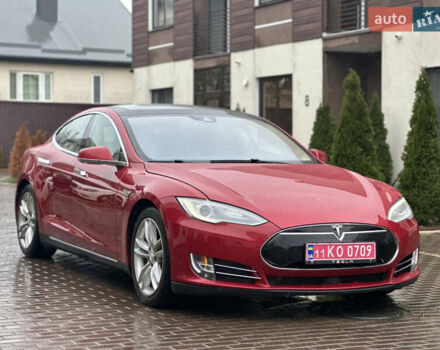 Красный Тесла Модель С, объемом двигателя 0 л и пробегом 188 тыс. км за 15300 $, фото 1 на Automoto.ua