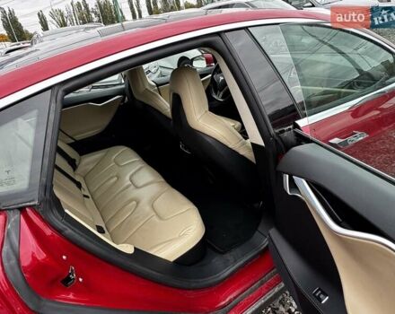 Красный Тесла Модель С, объемом двигателя 0 л и пробегом 88 тыс. км за 15900 $, фото 15 на Automoto.ua