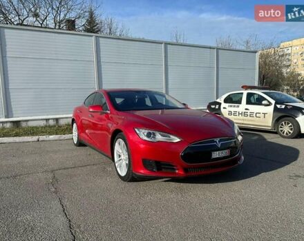 Красный Тесла Модель С, объемом двигателя 0 л и пробегом 108 тыс. км за 13900 $, фото 30 на Automoto.ua