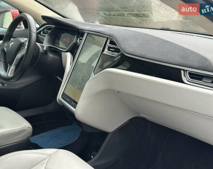 Красный Тесла Модель С, объемом двигателя 0 л и пробегом 188 тыс. км за 15300 $, фото 16 на Automoto.ua