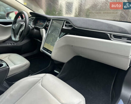 Красный Тесла Модель С, объемом двигателя 0 л и пробегом 188 тыс. км за 15300 $, фото 18 на Automoto.ua