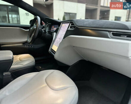 Червоний Тесла Модель С, об'ємом двигуна 0 л та пробігом 160 тис. км за 15900 $, фото 20 на Automoto.ua