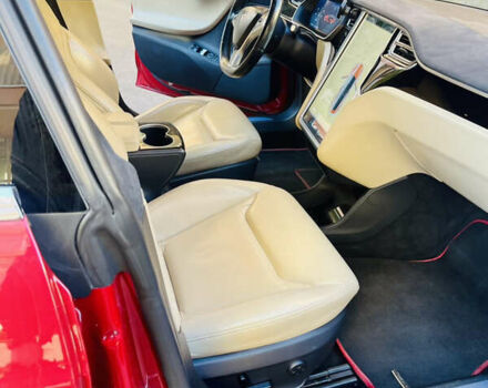 Червоний Тесла Модель С, об'ємом двигуна 0 л та пробігом 80 тис. км за 12800 $, фото 35 на Automoto.ua