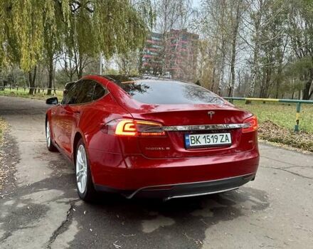 Красный Тесла Модель С, объемом двигателя 0 л и пробегом 150 тыс. км за 13999 $, фото 3 на Automoto.ua