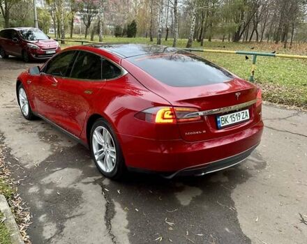 Красный Тесла Модель С, объемом двигателя 0 л и пробегом 150 тыс. км за 13999 $, фото 6 на Automoto.ua