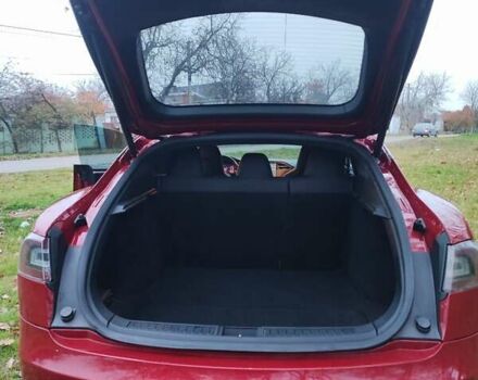 Красный Тесла Модель С, объемом двигателя 0 л и пробегом 274 тыс. км за 14900 $, фото 11 на Automoto.ua