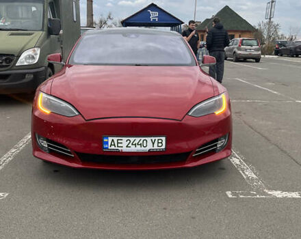 Красный Тесла Модель С, объемом двигателя 0 л и пробегом 176 тыс. км за 20000 $, фото 20 на Automoto.ua