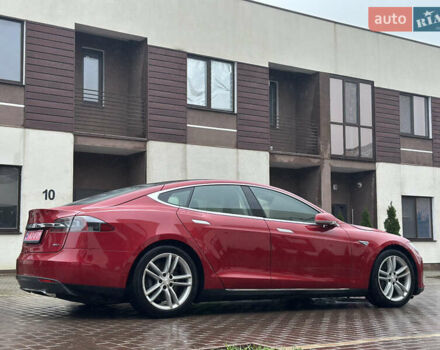 Красный Тесла Модель С, объемом двигателя 0 л и пробегом 188 тыс. км за 15300 $, фото 6 на Automoto.ua