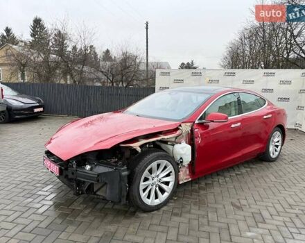 Красный Тесла Модель С, объемом двигателя 0 л и пробегом 157 тыс. км за 9800 $, фото 1 на Automoto.ua