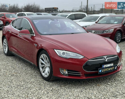 Красный Тесла Модель С, объемом двигателя 0 л и пробегом 198 тыс. км за 16500 $, фото 1 на Automoto.ua