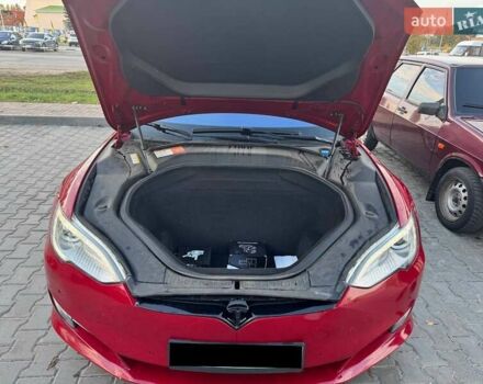 Красный Тесла Модель С, объемом двигателя 0 л и пробегом 225 тыс. км за 18500 $, фото 2 на Automoto.ua