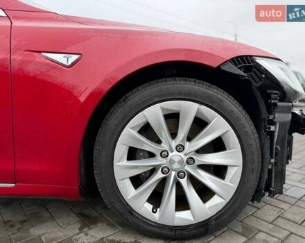 Красный Тесла Модель С, объемом двигателя 0 л и пробегом 157 тыс. км за 9800 $, фото 11 на Automoto.ua