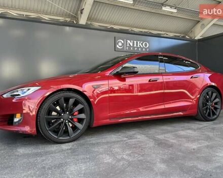 Красный Тесла Модель С, объемом двигателя 0 л и пробегом 234 тыс. км за 16300 $, фото 5 на Automoto.ua