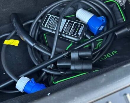 Красный Тесла Модель С, объемом двигателя 0 л и пробегом 225 тыс. км за 18500 $, фото 1 на Automoto.ua