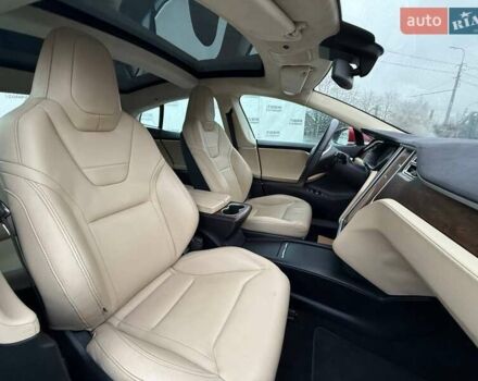 Красный Тесла Модель С, объемом двигателя 0 л и пробегом 157 тыс. км за 9800 $, фото 25 на Automoto.ua